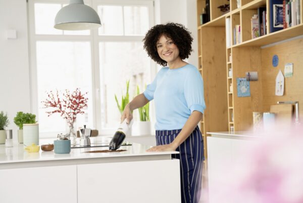 CVH-2-kitchen-counter-app-04-CI20-Web-1600-Max