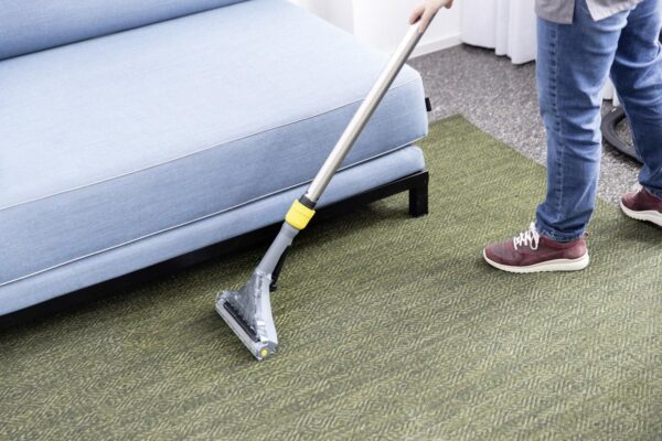 Puzzi-8-1-carpet-app-01-CI20-Web-(max-1600px-width)