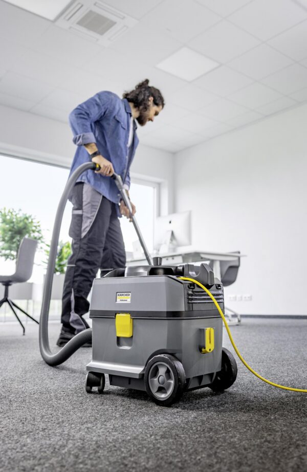 T-10-1-corded-BSC-office-app-04-CI20-Web-1600-Max