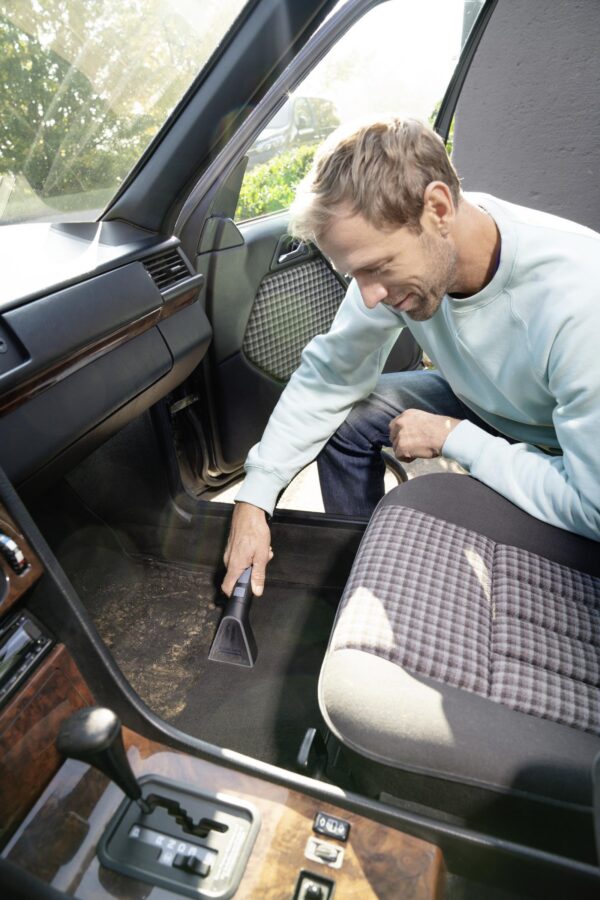 SE-3-18-footwell-app-01-CI20-Web-1600-Max