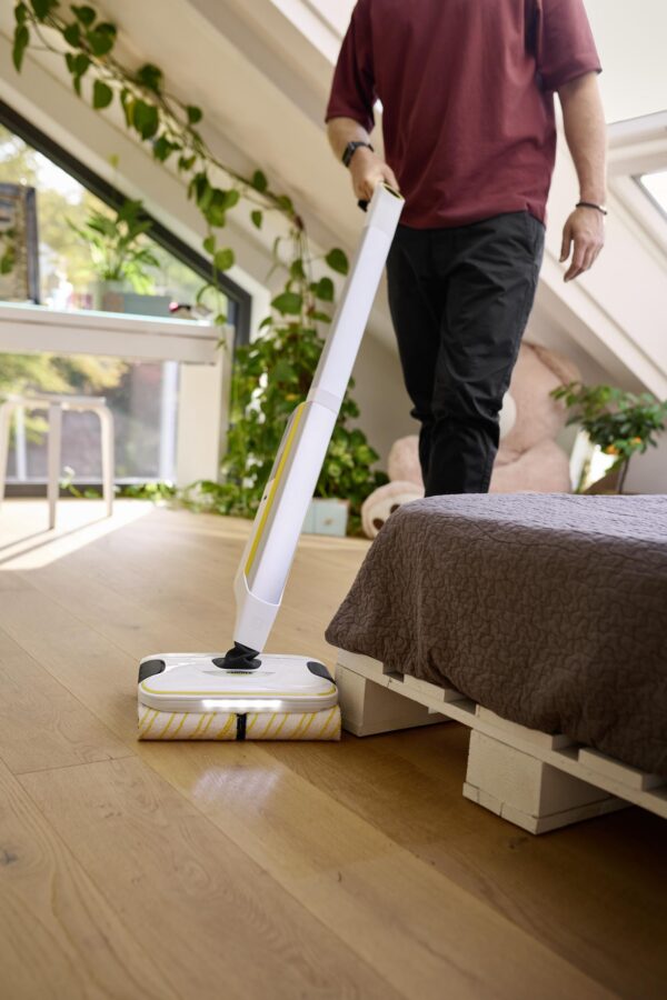 FC-8-Signature-Line-bedroom-wooden-floors-app-02-CI20-Web-1600-Max