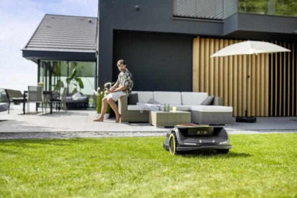 RCX-6-mowing-app-02-CI20-Web-1600-Max